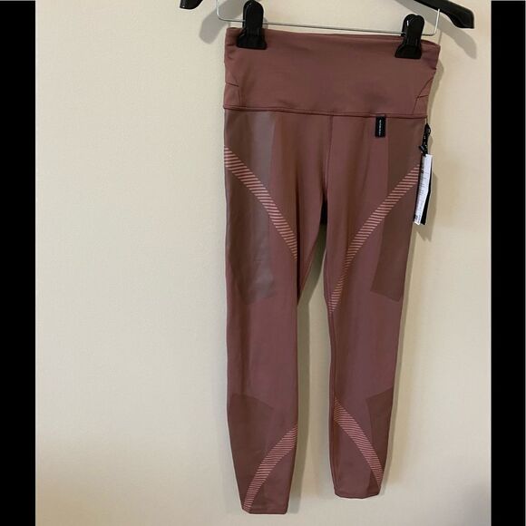 Athleta Legend 7/8 Tight - Picture 7 of 15